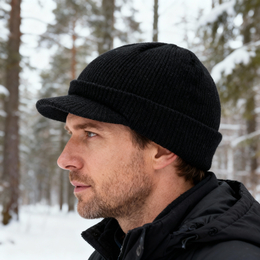 Вязаная шапка "Linginden mod37" (черная с козырьком)  р.55-58